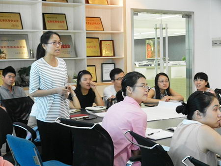 上課當(dāng)然要積極回答問題啦