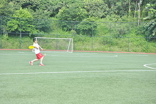 來，看我的飛盤...