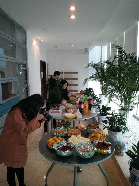 組委會偷偷給大家準(zhǔn)備了下午茶