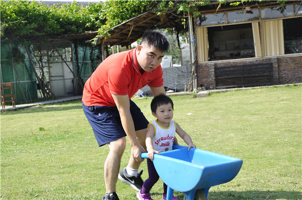 蹣跚學(xué)步的寶貝也來啦