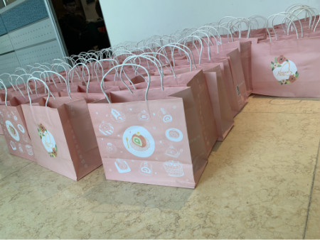 公司為女神們準(zhǔn)備的禮物