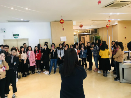 快點(diǎn)排隊(duì)??！抽獎開始啦